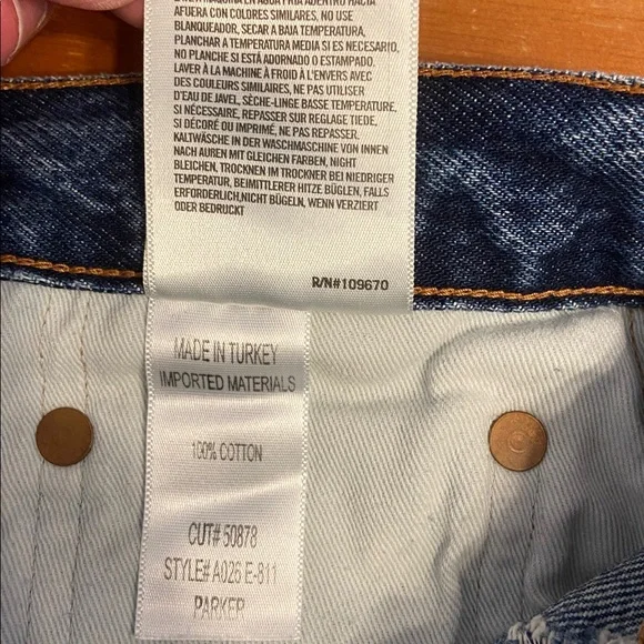 AGOLDE Medium Blue Wash Parker Vintage Cut Off Distressed Denim Shorts Size 27 - Picture 6 of 6